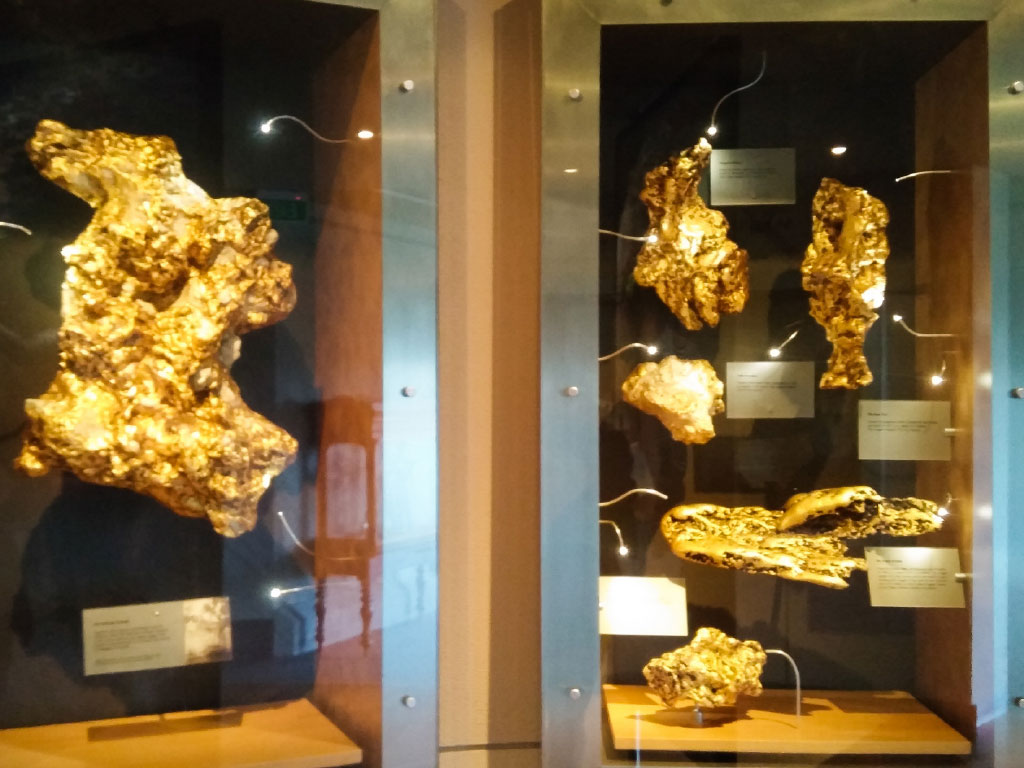 gold-museum-exhibit-gold-nuggets-1024x768