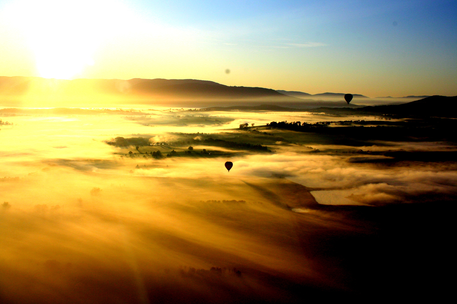 hot-air-balloon-air-travel-global-ballooning-yarra31